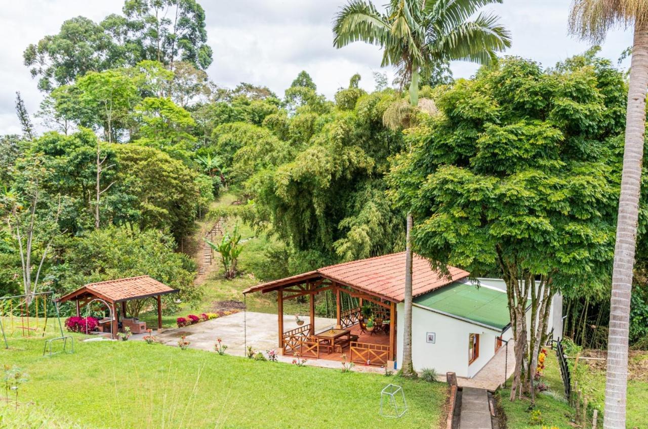 Agradable cabaña cafetera con jacuzzi a 12 min del centro de pereira Pereira Exterior foto